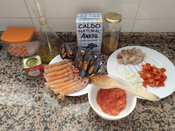 Ingredientes para la sopa de cigalas